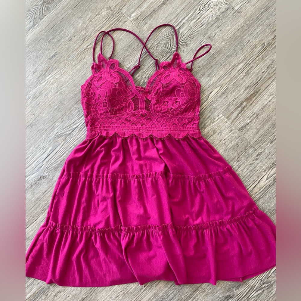 Zenana strappy “dress”.Fits more like a long tank top if your over 5’4.